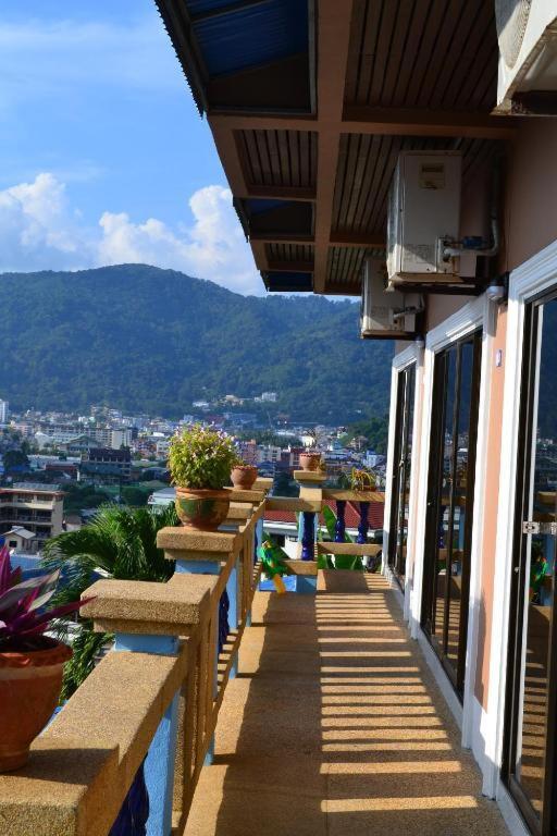 Oyo 851 On Hill Residence Patong المظهر الخارجي الصورة