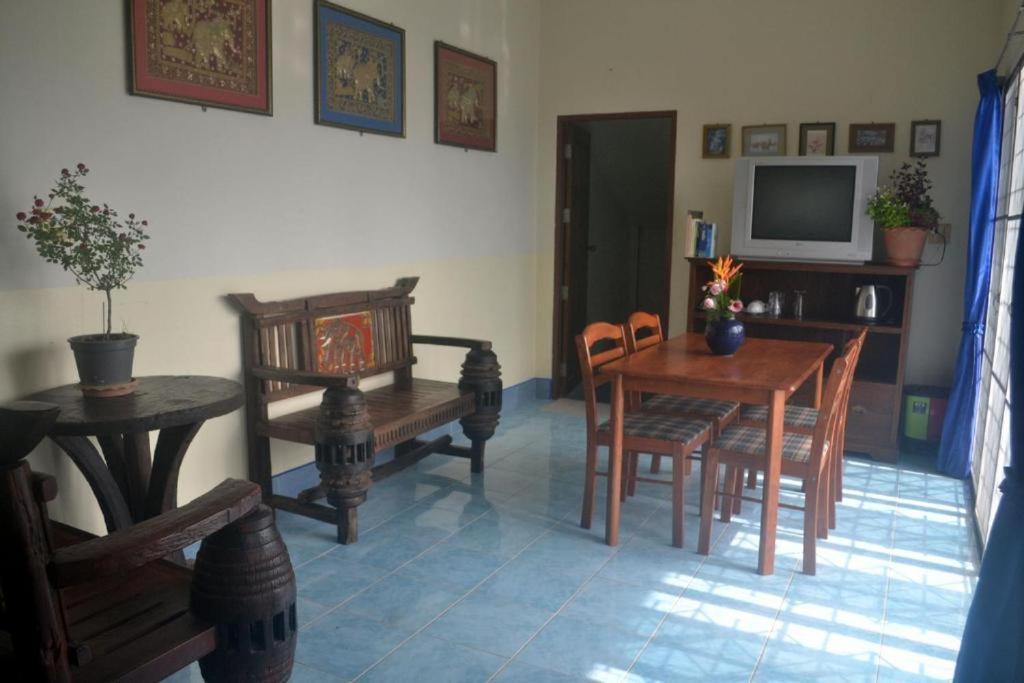 Oyo 851 On Hill Residence Patong المظهر الخارجي الصورة