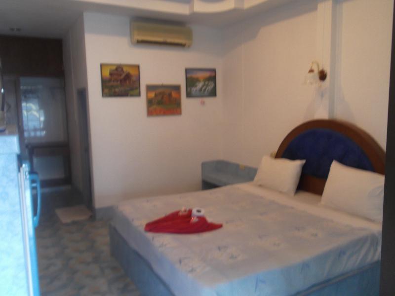 Oyo 851 On Hill Residence Patong المظهر الخارجي الصورة