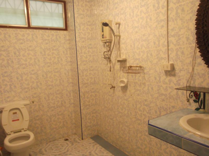 Oyo 851 On Hill Residence Patong المظهر الخارجي الصورة